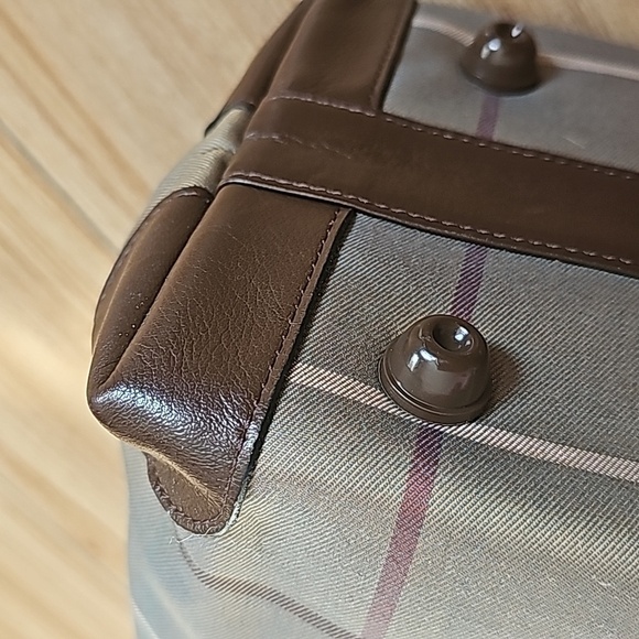 Burberrys Weekender Bag - Picture 6 of 12
